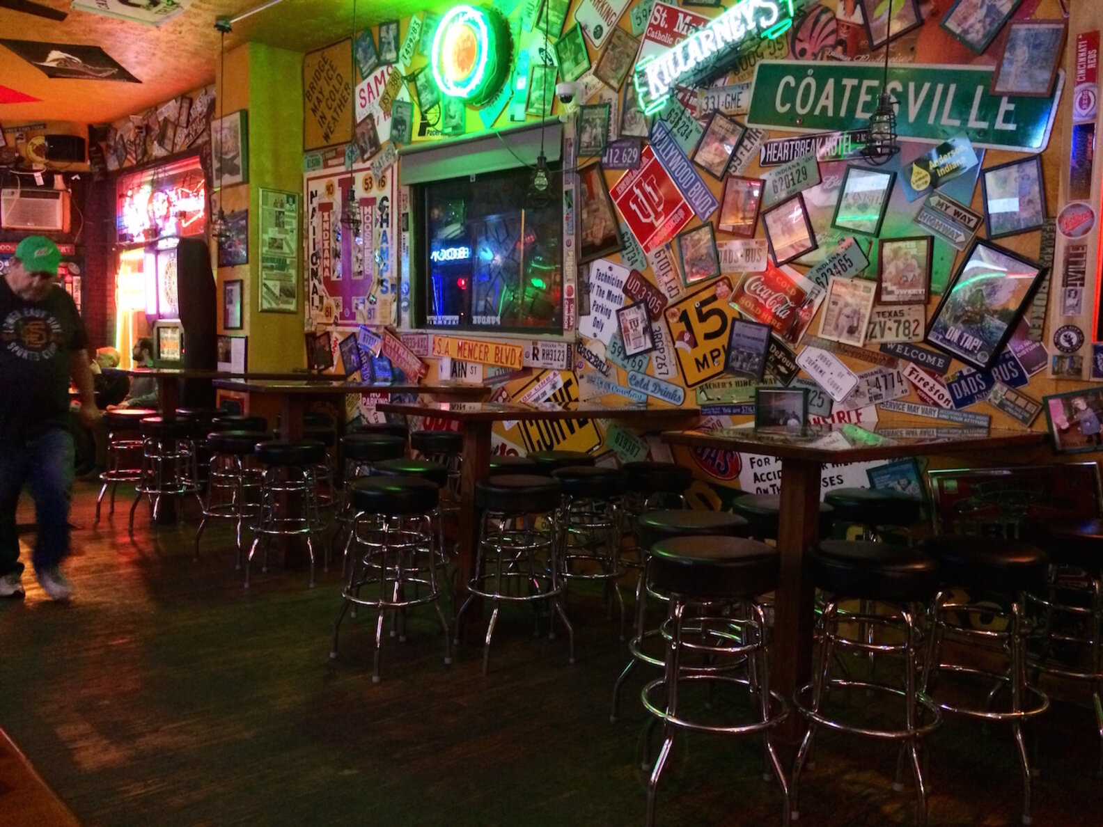 Best Indianapolis Dive Bars for Cheap Drinks Thrillist