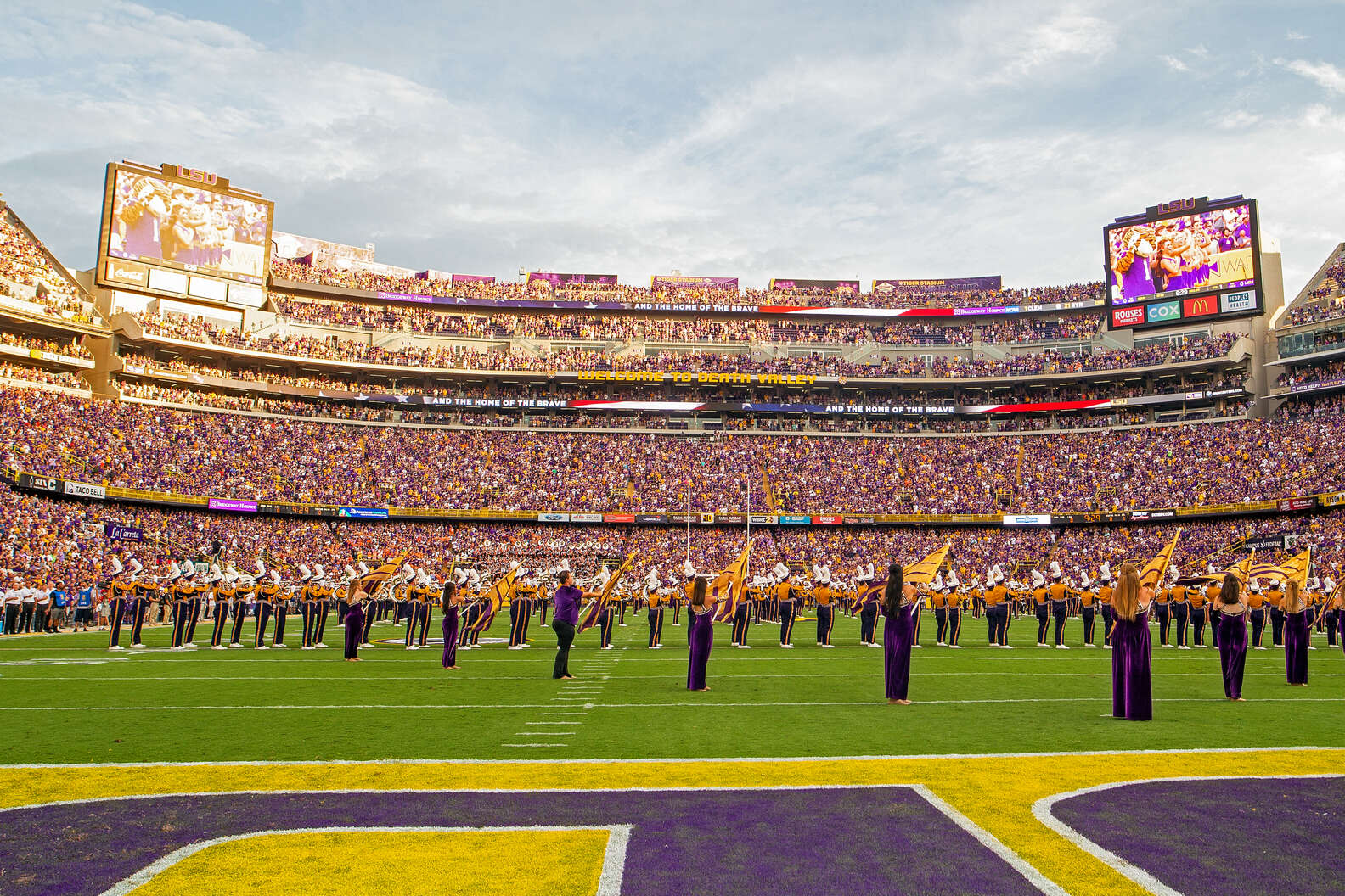 Best College Football Stadiums In America, Ranked: The Top 25 - Thrillist