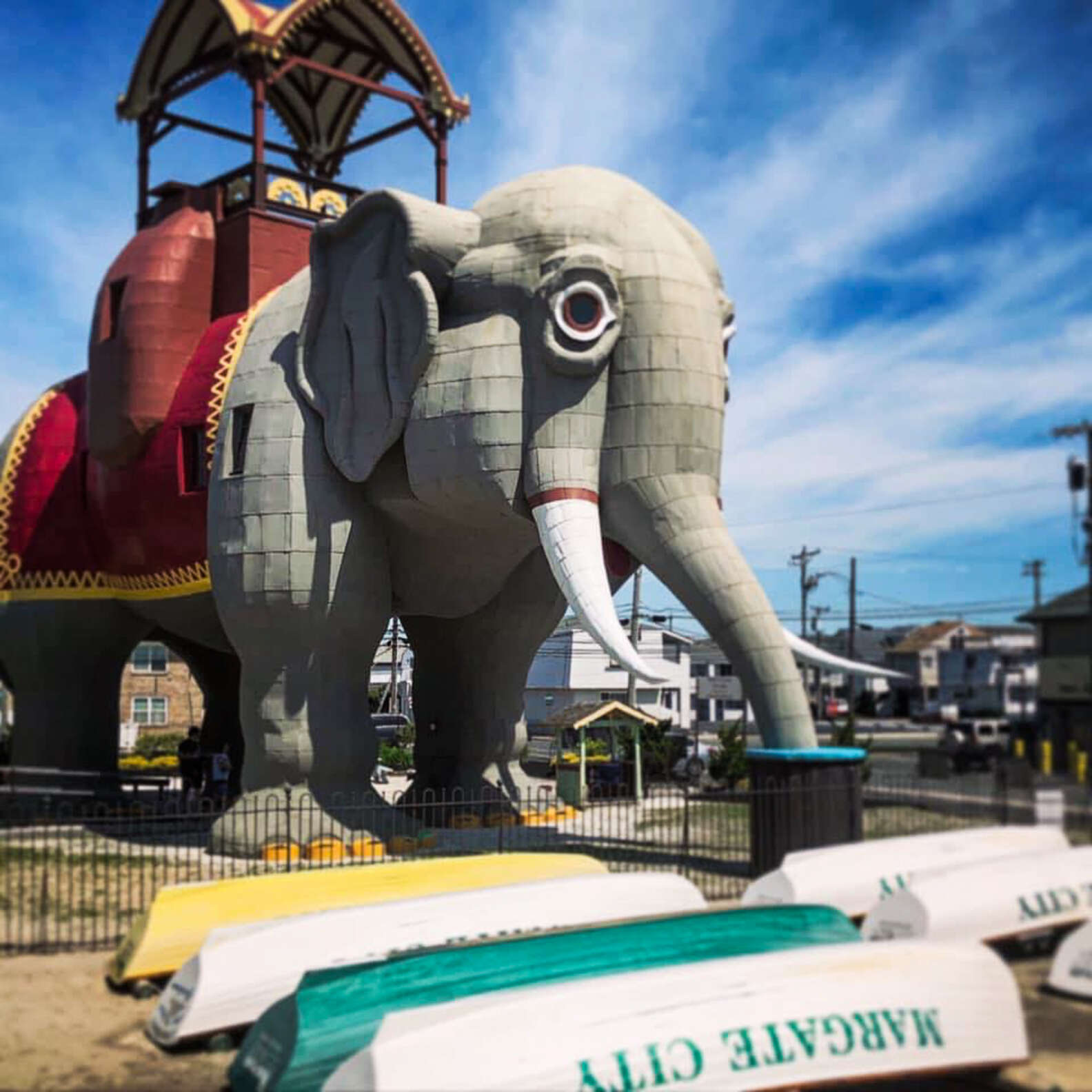 Weird Roadside Attractions in Every State to Visit on a Road Trip ...