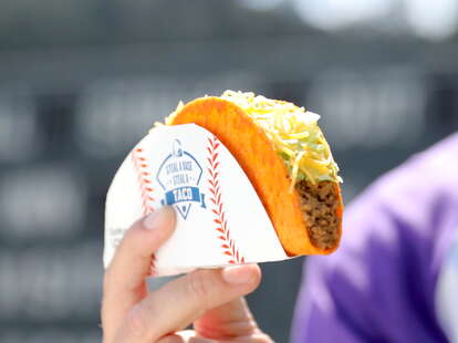 taco bell steal a base world series free