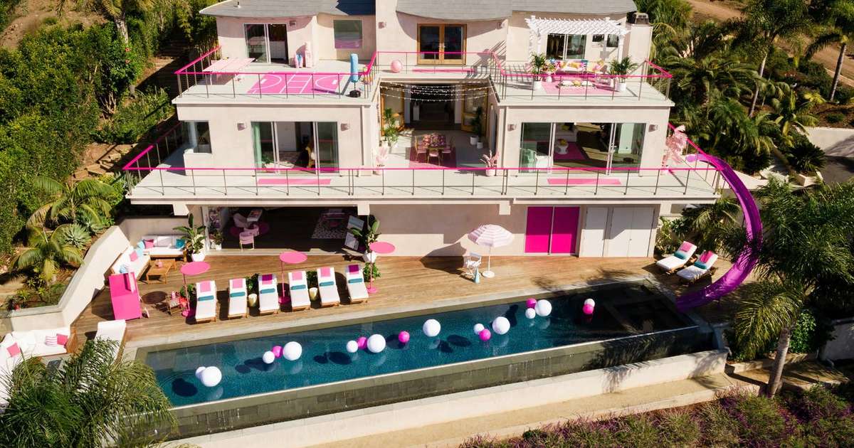 barbie 2 floor holiday house