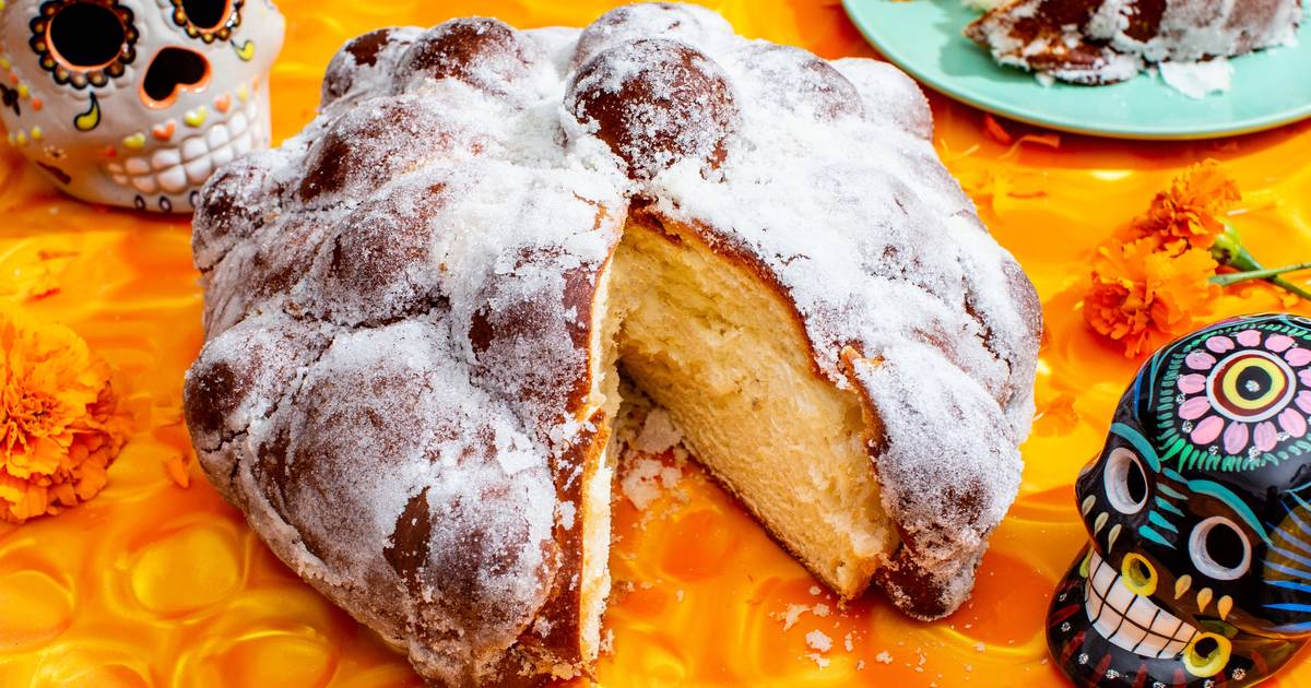 Premium Photo  Three pieces of pan de muerto. day of the dead