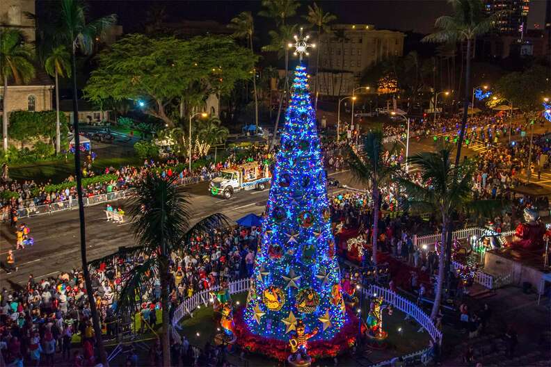 The Magic Of Christmas Parades In Hawaii Panda Travel