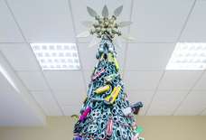 This Airport Put Up a Christmas Tree Made of Confiscated Scissors, Knives, Bullets