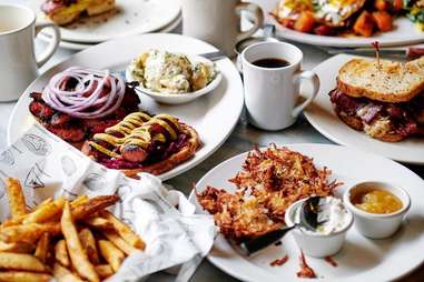 Perly's Restaurant & Delicatessen