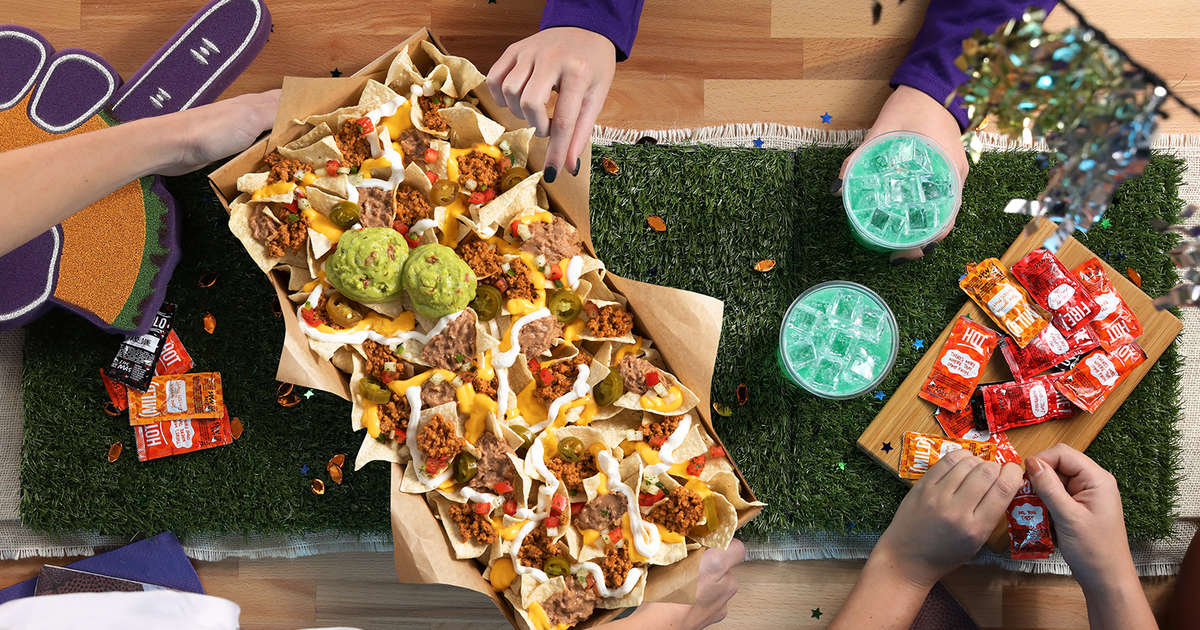 Taco Bell Nachos Party Pack: What's in the Menu's Biggest Nacho Box ...