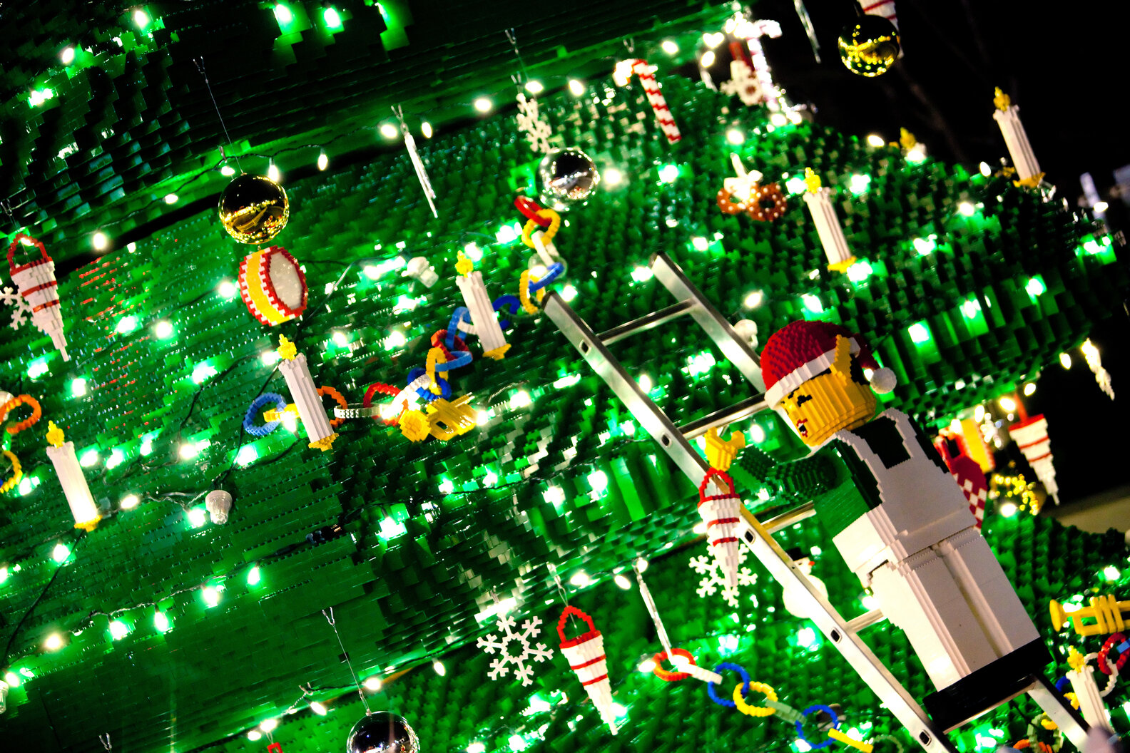 Best Amusement Parks Open in Winter Holiday Theme Parks to Visit