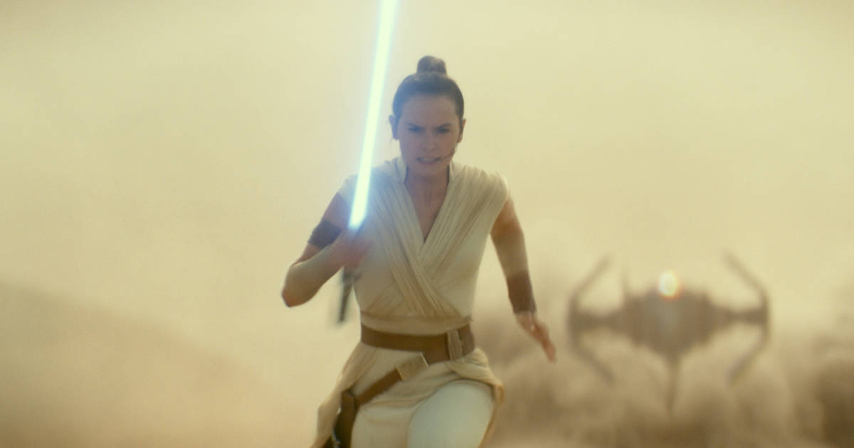 Rey Star Wars rise of Skywalker yellow lightsaber, Pinterest