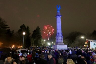 New year's eve 2021-2022 in rochester Best NYC New Year's Eve Parties & Events for 2019 - Thrillist