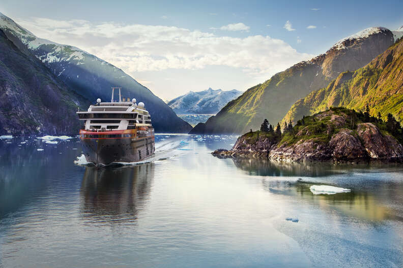Norwegian Becomes First Major Global Cruise Company to Eliminate Single-Use Plastic  Bottles