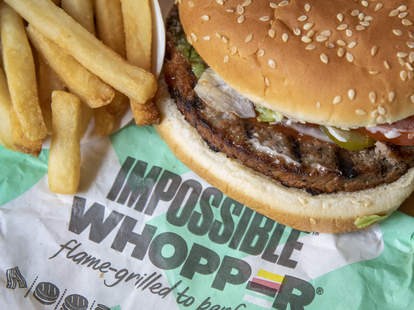 Burger King S 2 For 6 Deal Now Get The Impossible Whopper More Thrillist