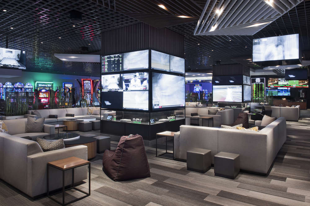 Best Sports Bars In Las Vegas Where To Watch Drink On Game Day Thrillist