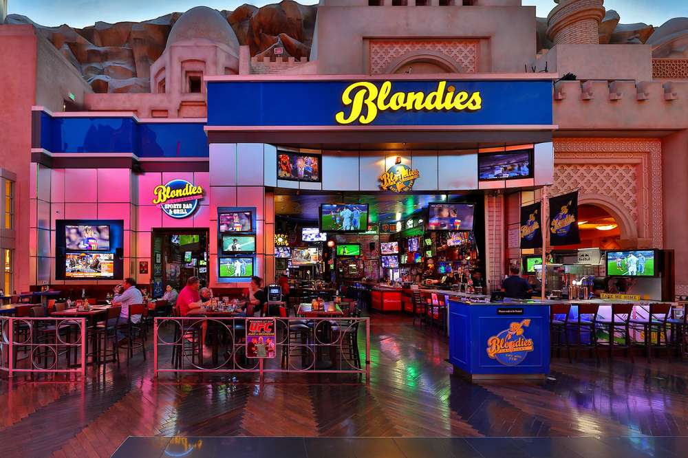 Best Sports Bars In Las Vegas Where To Watch Drink On Game Day Thrillist