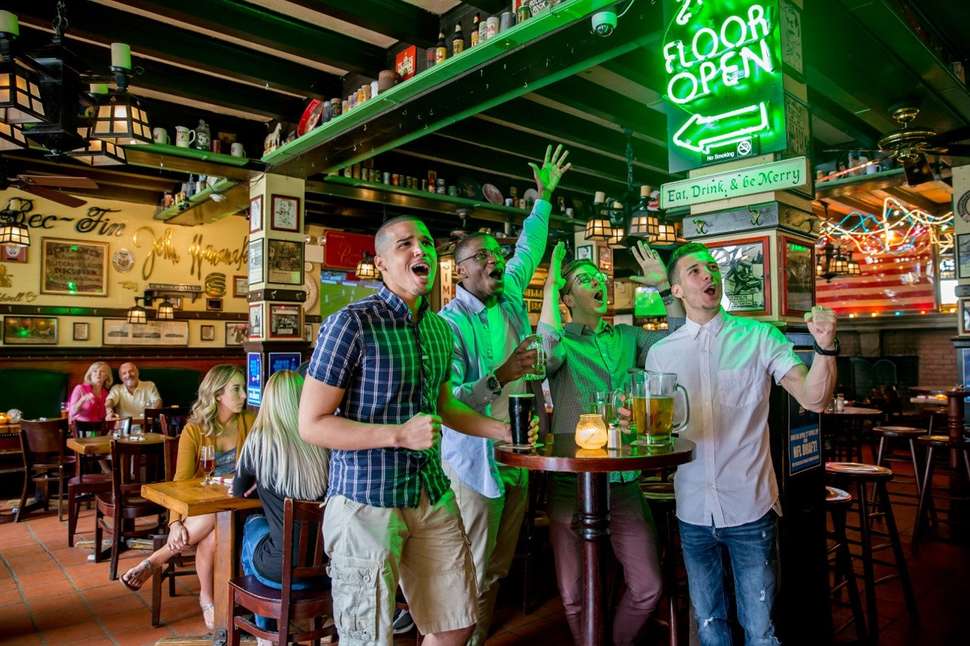 Best Sports Bars In Philadelphia Where To Watch And Drink On Game