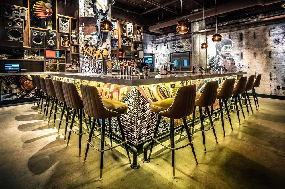 Best Sports Bars in Seattle: Where to Watch and Drink on Game Day -  Thrillist