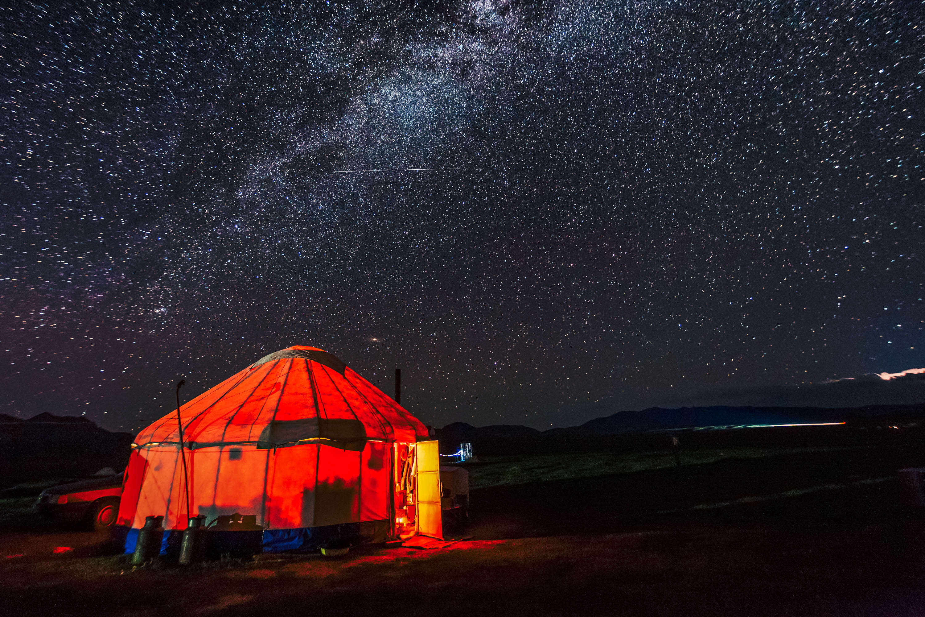 Milky Way over yurt