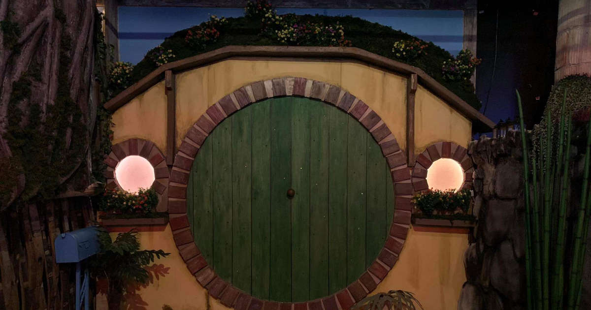 Lord of the Rings PopUp Bar Is Coming to Chicago's Replay Lincoln Park