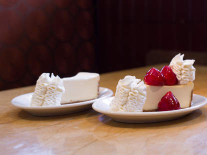 The Cheesecake Factory Offers Free Cheesecake Through Doordash Thrillist