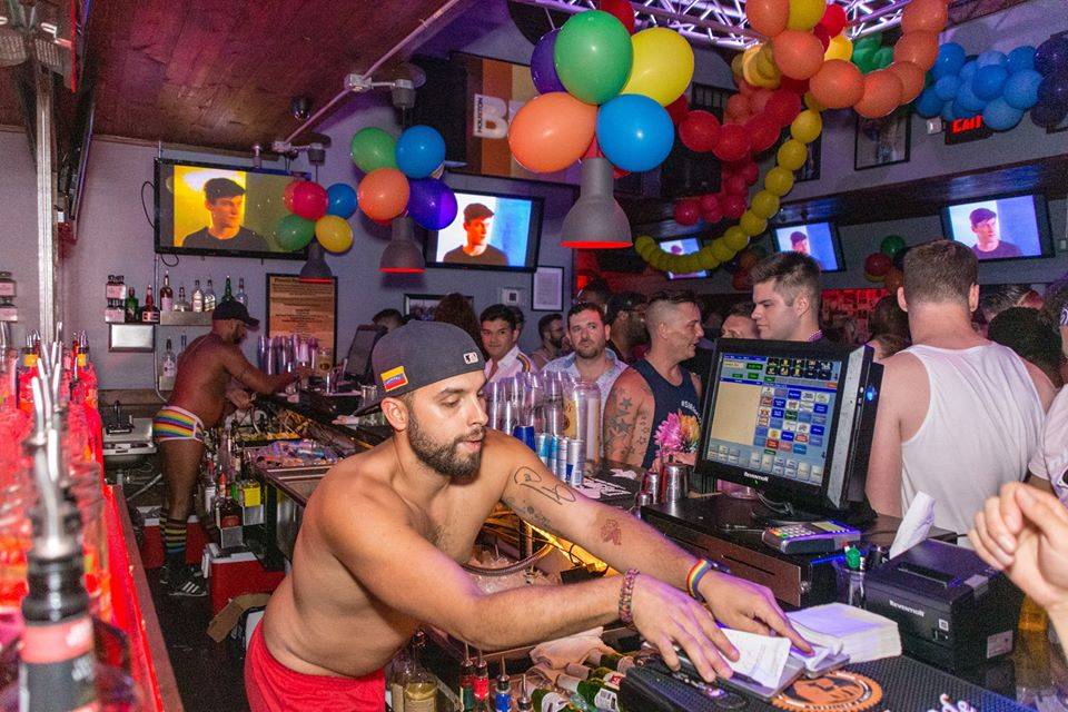 Best Gay Lesbian Lgbtq Places In Houston Queer Nightlife Spots Thrillist