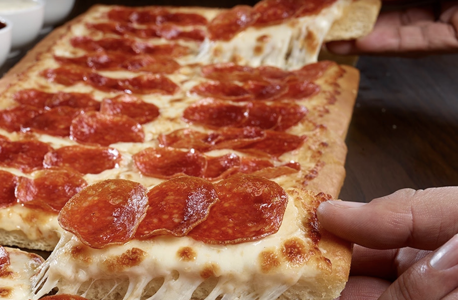 Pizza Hut Big Dipper How Long Is The Massive New Pizza Pie Thrillist