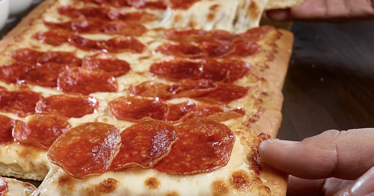 Pizza Hut Big Dipper How Long Is The Massive New Pizza Pie Thrillist