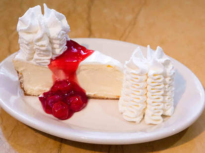 How To Get A Free Slice Of Cheesecake From The Cheesecake Factory Now Thrillist