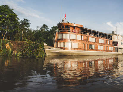 Delfin Amazon Cruises