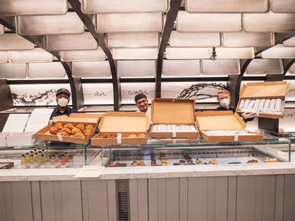 Patisserie Chanson delivery boxes