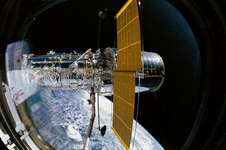 NASA Free Virtual Space Tours: Explore The Stars, Space Station & More ...