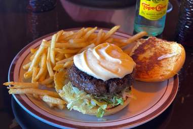 Best Burgers In Atlanta Ga Thrillist