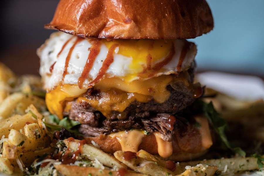 Best Burgers in Los Angeles: Good Burger Spots for Delivery & Takeout