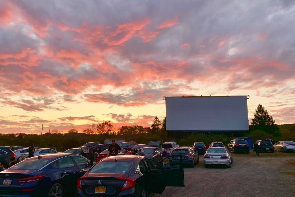 Best Drive In Movie Theaters Near Nyc Places To See A Movie Right Now Thrillist