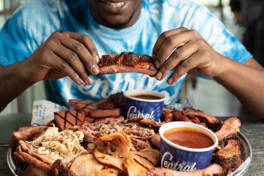 Best Bbq In Memphis Pitmasters Share Their Favorite Places In Town Thrillist