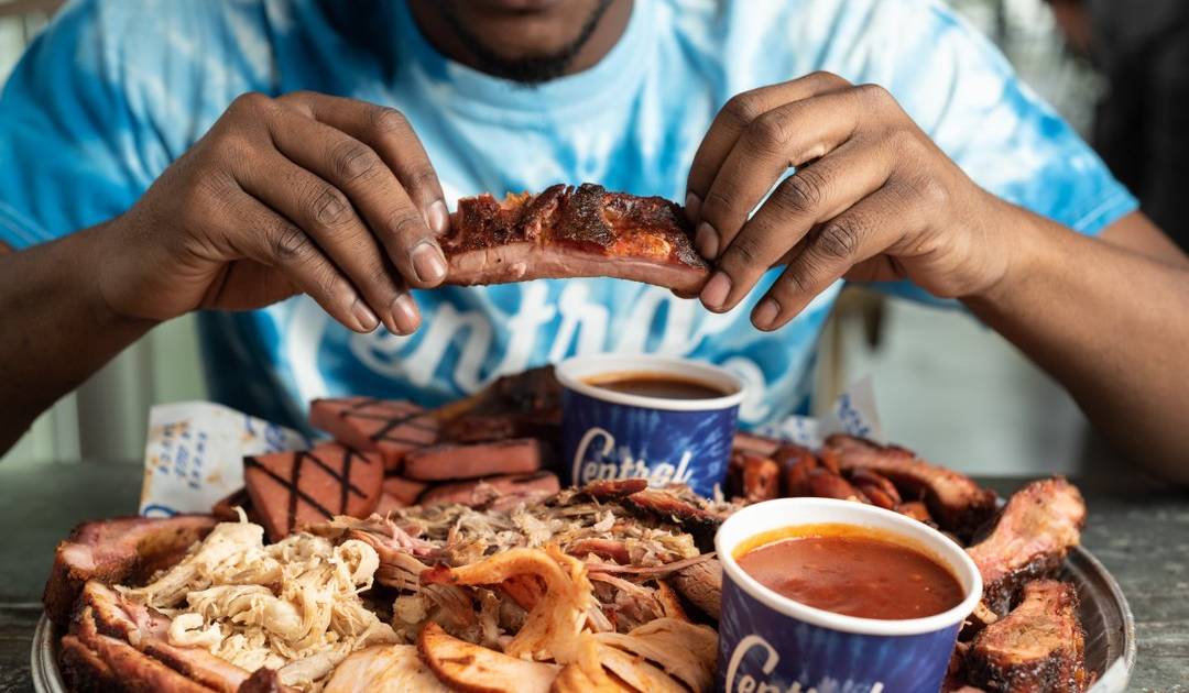 Best Bbq In Memphis Pitmasters Share Their Favorite Places In Town Thrillist