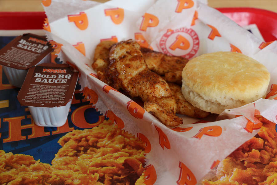 Popeyes' 10 Sampler Box 2020 Which 6 Menu Items Come With the Order