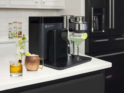 How the Keurig Drinkworks Home Bar Makes Cocktails Instead of