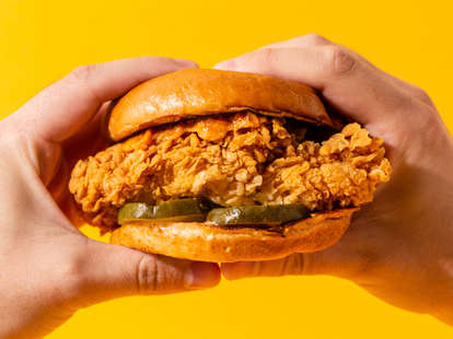 free popeyes chicken sandwich