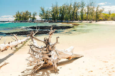 Makalawena Beach in Puu AliI Bay