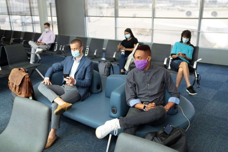 United Airlines Will Now Require Passengers to Wear Masks in Airports