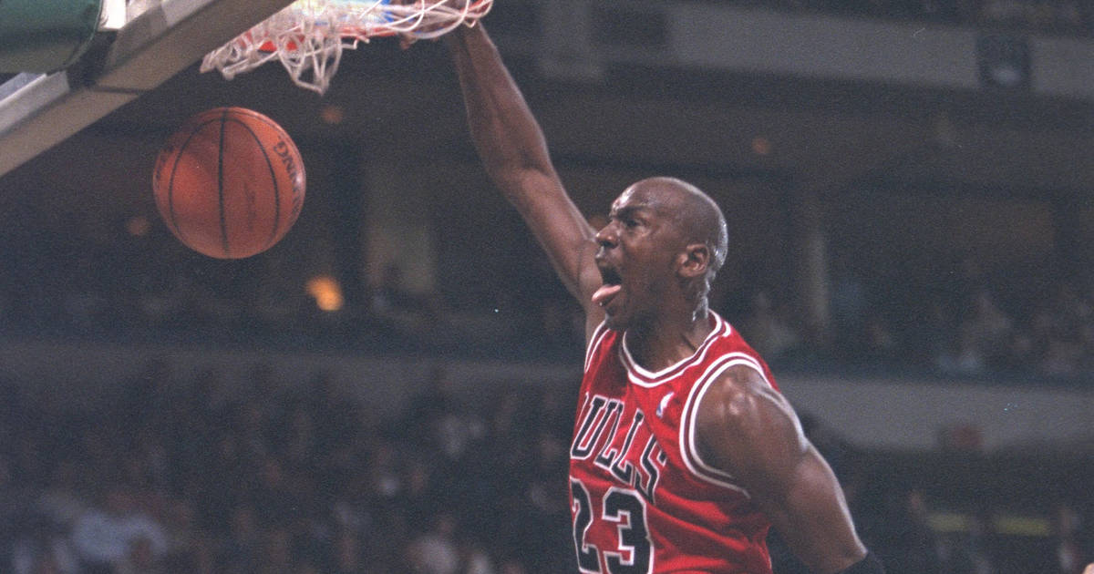 NBA Fan Posts A Clip Of 2 Minutes Of Michael Jordan Doing The Most Insane  Layups, Dunks, And Moves - Fadeaway World