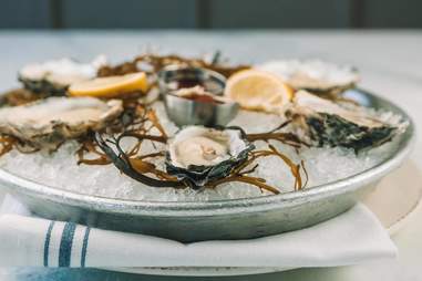 Best Oyster In La Good Places For Oyster Happy Hour Deals Thrillist