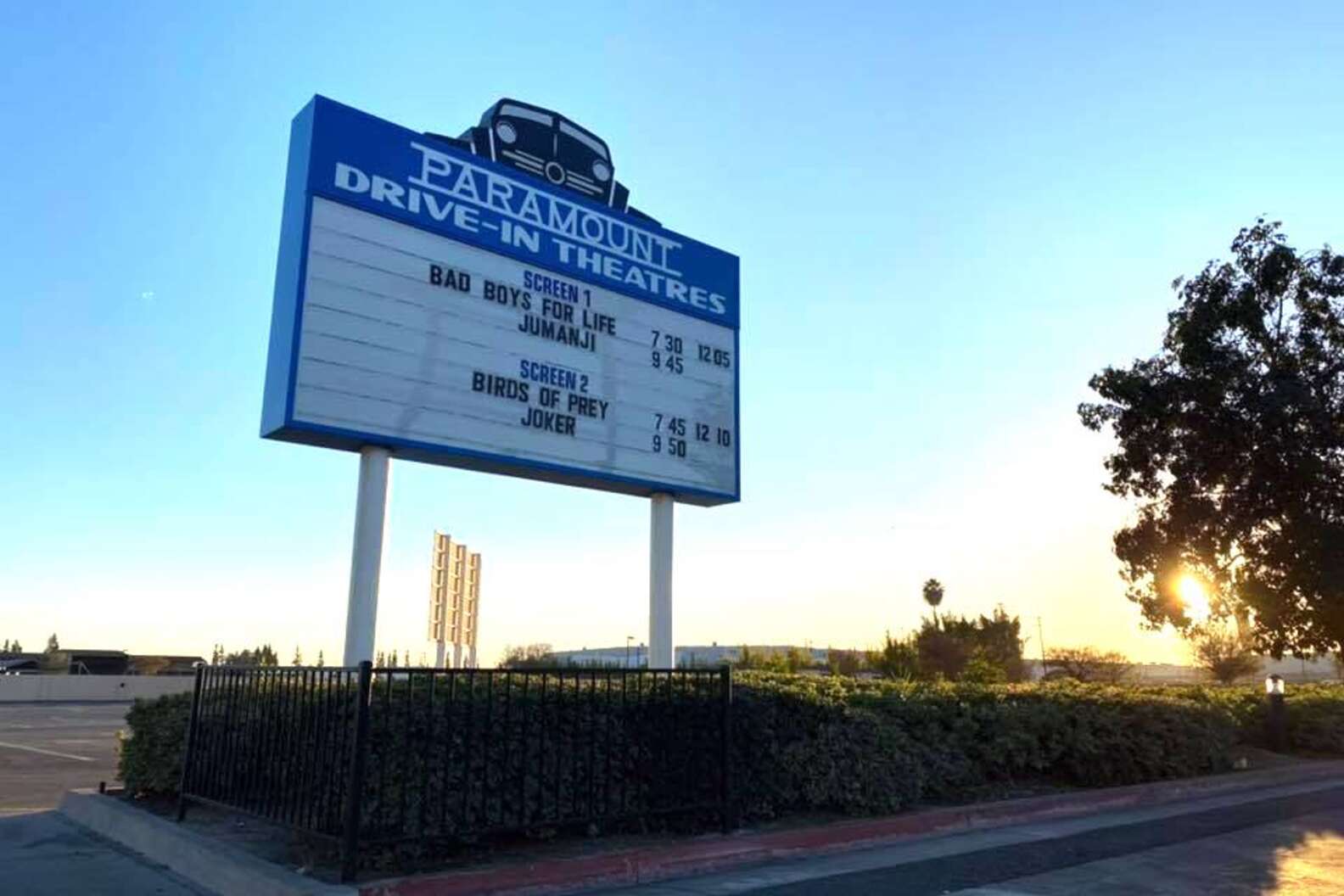 Best DriveIn Movie Theaters Near LA Places to See a Movie Right Now