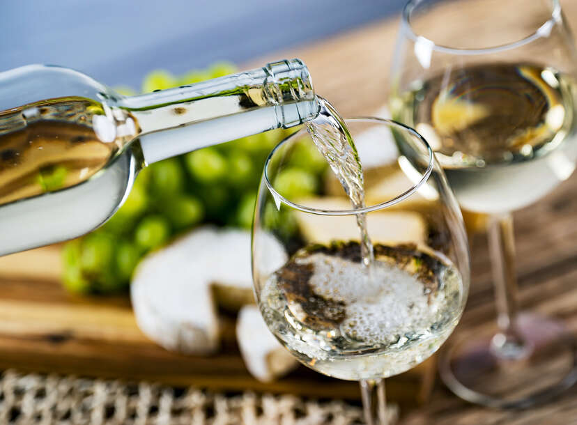 White Wine Types, Explained: Differences Between Major White Wines -  Thrillist