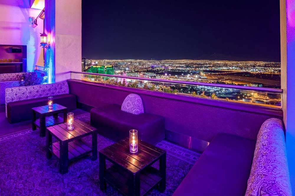 Best Rooftop Bars In Las Vegas Where To Drink With A Vegas Strip View Thrillist