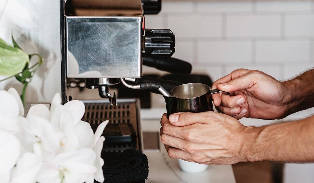 Best Coffee Shops In La Good Places To Grab A Cup Of Coffee In Town Thrillist