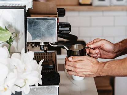 Best Coffee Shops In La Good Places To Grab A Cup Of Coffee In Town Thrillist