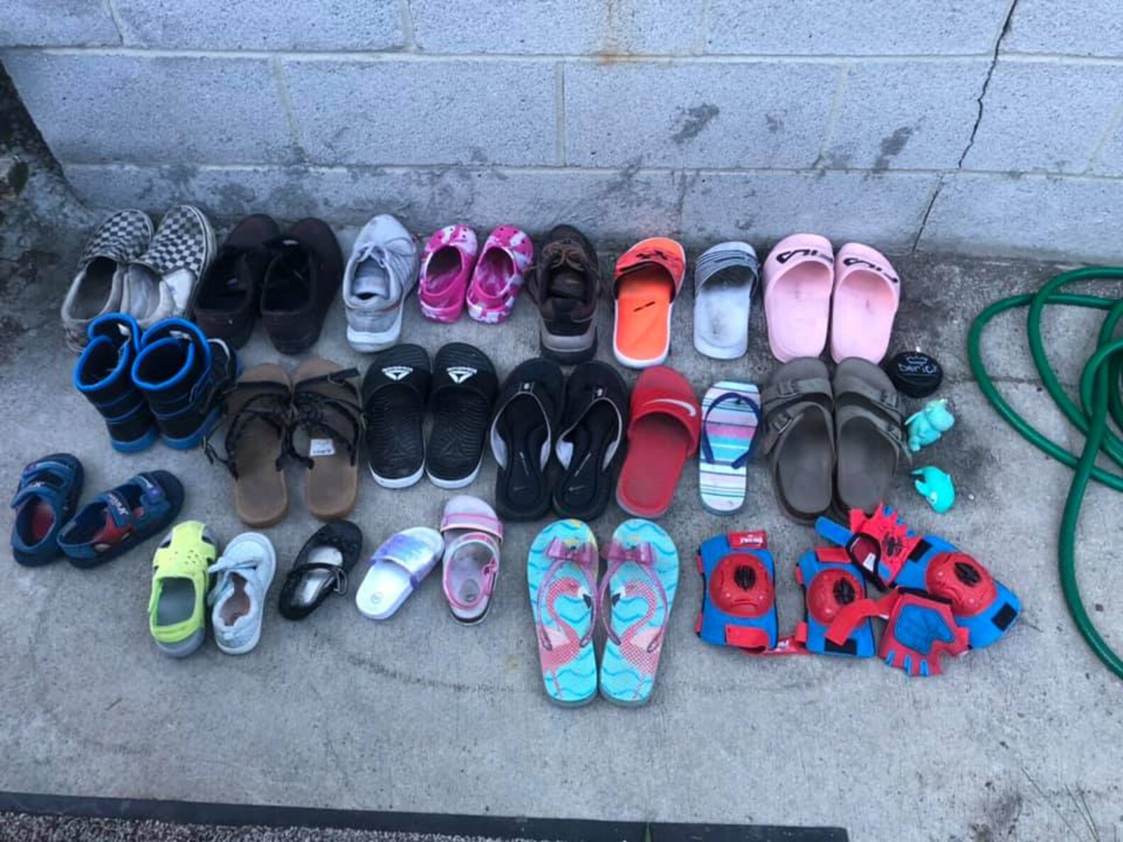 Cat Steals Shoes From All Around His Neighborhood The Dodo