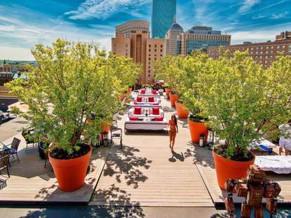 Best Rooftop Bars In Boston Places To Drink With A View This Summer Thrillist