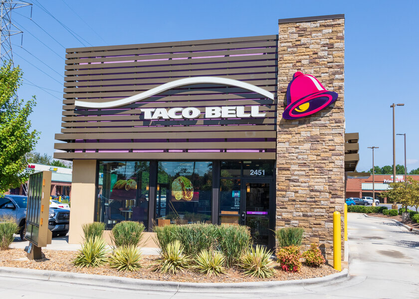 Taco Bell Employee Saves Customer Who Passed Out In The Drive Thru