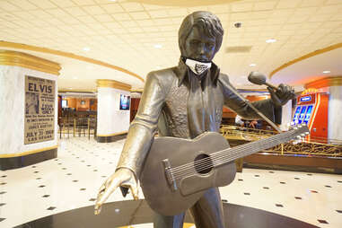 Elvis Presley Statue